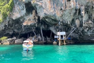 Phuket: Prywatna wycieczka łodzią motorową na wyspę Phi Phi i Khai