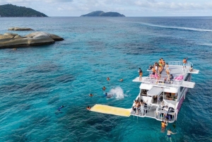 Phuket: Phi Phi Khai tai Maiton Island pikaveneellä/katamaraanilla