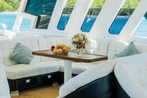 Phuket: Phi Phi & Maithon Island Day Trip by Power Catamaran