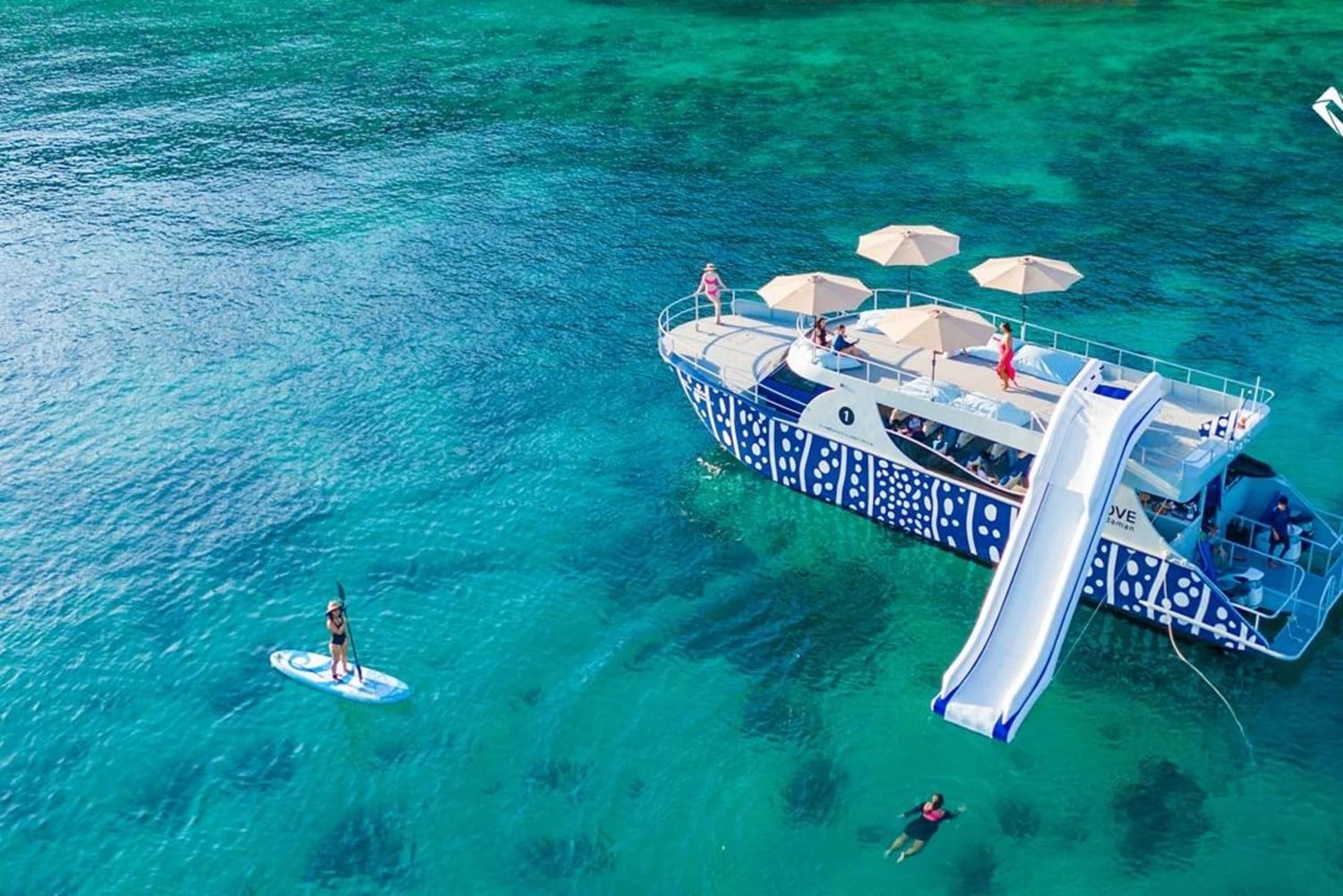 Phuket: Excursão de catamarã Phi Phi Maiton Island Sunset Premium