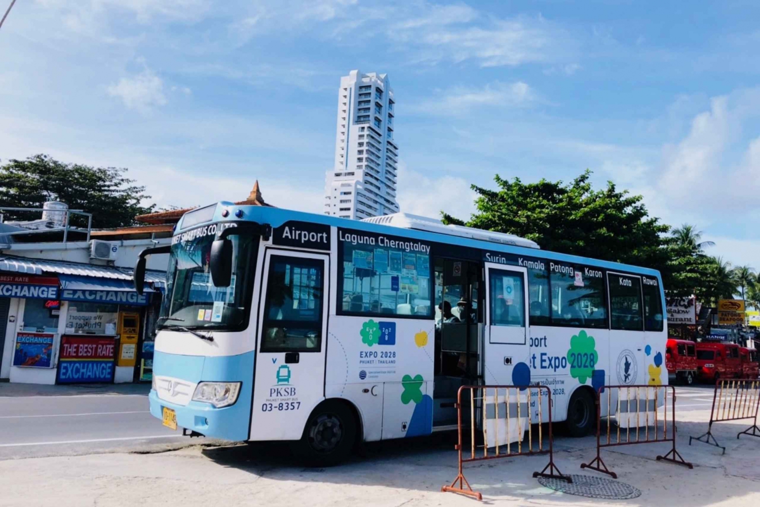 Phuket: Phuket Airport Bus Transfer van/naar Karon Beach