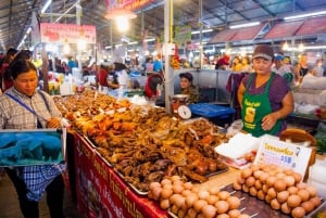 Phuket: Wycieczka po nocnym targu w Phuket z odbiorem z hotelu
