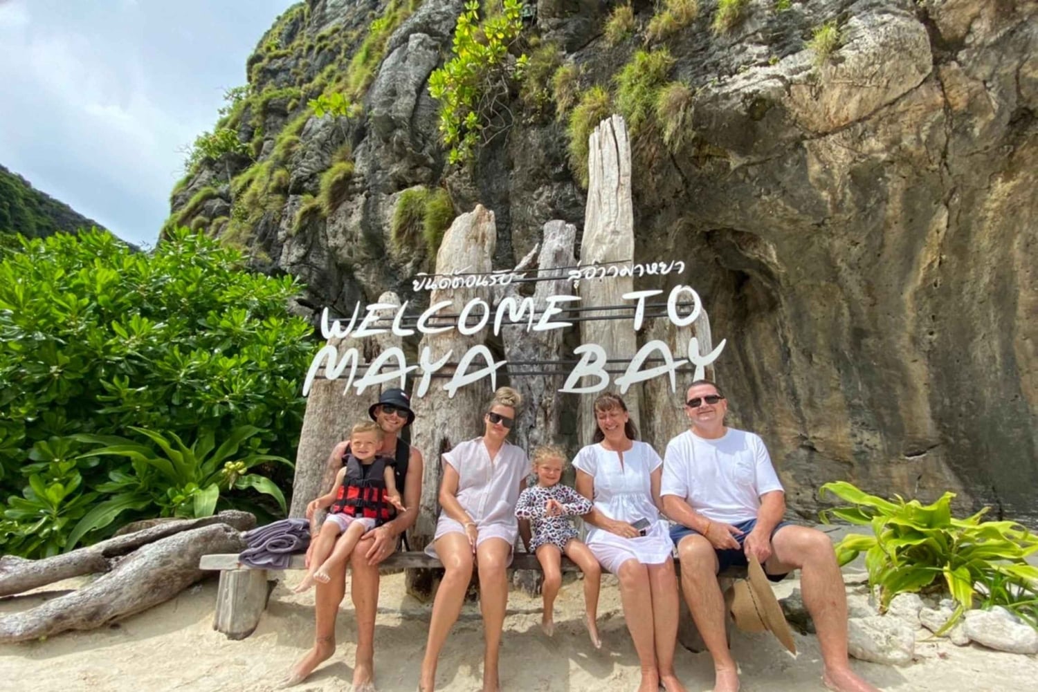 Phuket: Premium Day Trip to Phi Phi-Maya-Bamboo Island