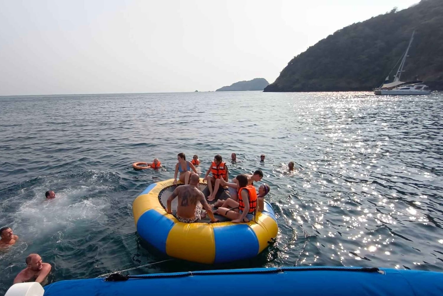 Phuket: Privat katamarantur med kajaksejlads og snorkling