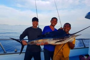 Пхукет: чартер частной рыбацкой лодки и приключение с сноркелингом