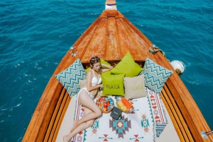 Phuket: Privat luksusbåt med lang hale til Raya og Coral