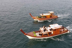 Phuket: Privat luksusbåt med lang hale til Raya og Coral