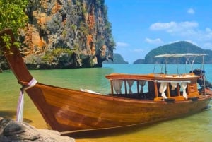 プーケットパンガー湾へのプライベート・ヴィンテージ・ボート・トリップ