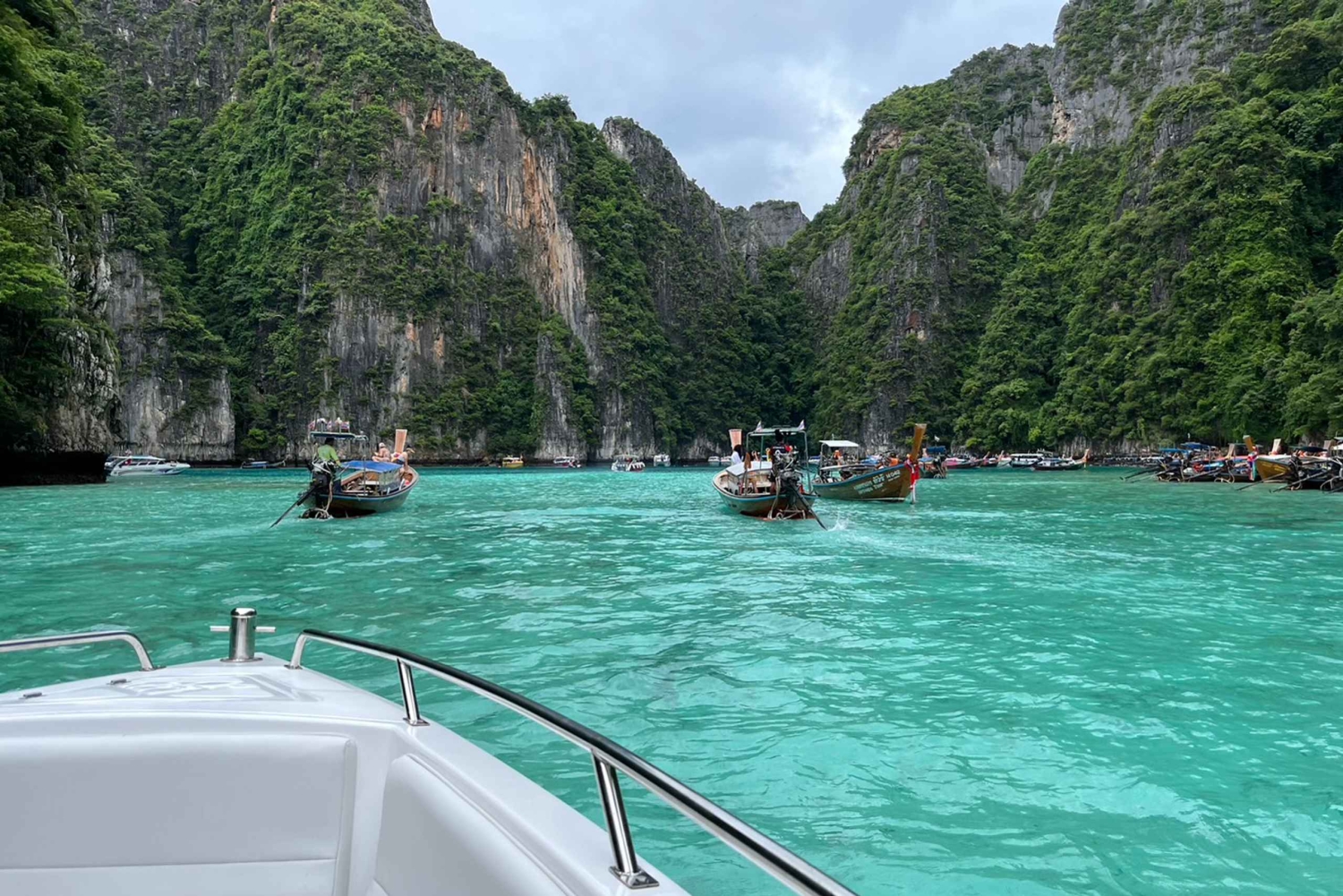Phuket: Barca privata di lusso per l'isola di James Bond