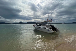 Phuket: Privater Schnellbootcharter zu den Phi Phi & Khai Inseln