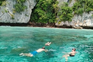 Phuket: Private Speedboat Charter to Phi Phi & Khai Islands