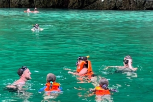 푸켓 피피 & 카이 섬으로 가는 개인 스피드 보트 전세