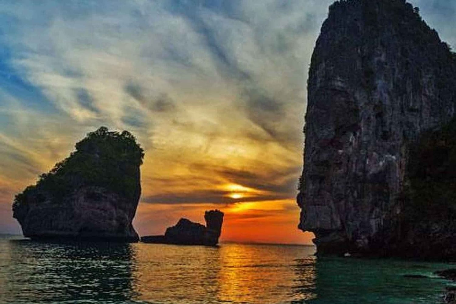 Phuket: Privat solopgangstur til Phi Phi og Bamboo Islands