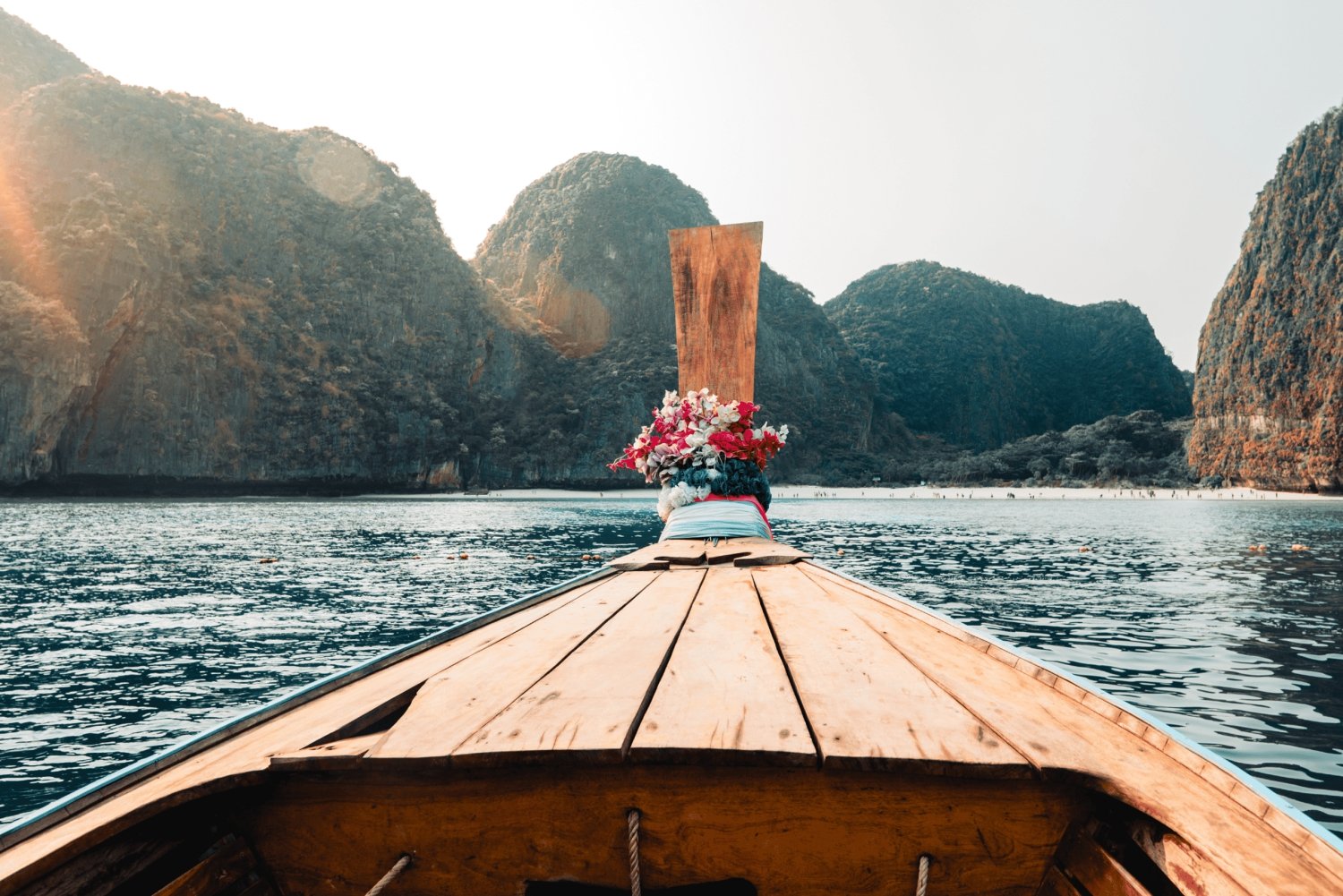 Phuket : croisière privée au coucher du soleil à bord d'un bateau à longue queue de luxe