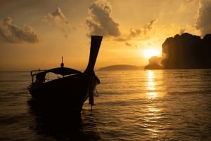 Phuket: crociera privata al tramonto su un longtail boat di lusso