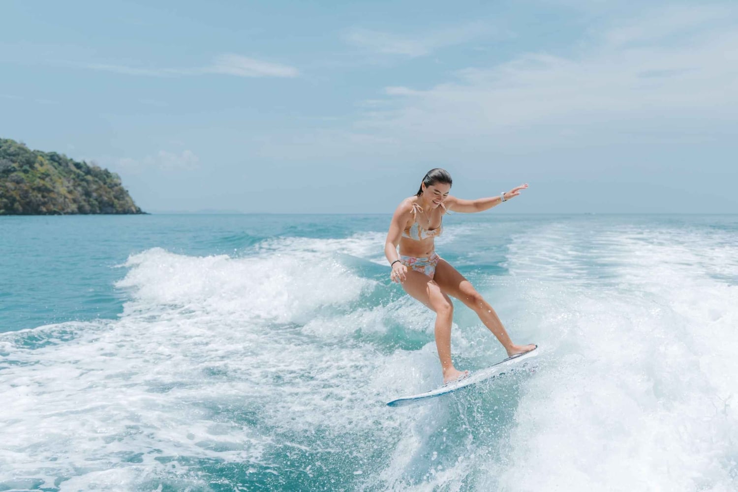 Phuket: Experiência particular de wakesurf em um barco Malibu