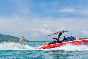 Phuket: Experiência particular de wakesurf em um barco Malibu