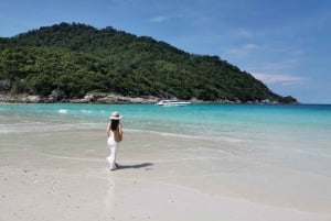 Phuket: Racha ja Banana Beach pikaveneellä lounaalla.