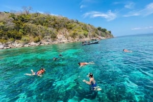 Phuket: Racha ja Banana Beach pikaveneellä lounaalla.