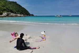 Phuket: Racha ja Banana Beach pikaveneellä lounaalla.