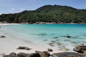 Phuket: Racha ja Banana Beach pikaveneellä lounaalla.