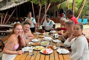 Phuket: Racha ja Banana Beach pikaveneellä lounaalla.