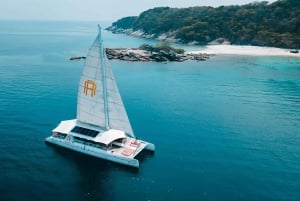 Phuket: Racha og Coral Island Catamaran-dagstur med DJ-fest