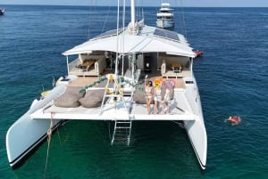 Phuket: Racha og Coral Island Catamaran-dagstur med DJ-fest