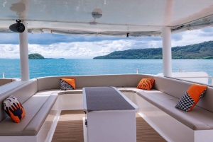 푸켓: 라차와 코랄 아일랜드 카타마란 데이 트립 DJ 파티