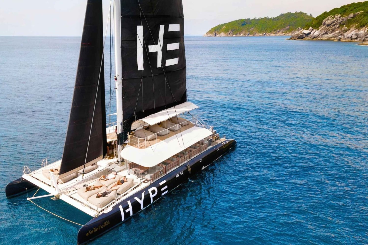 Phuket: Racha och Coral Island Sunset Catamaran Party Tour