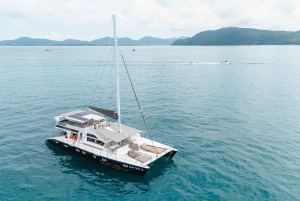 Phuket: Racha och Coral Island Sunset Catamaran Party Tour