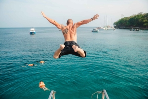 Phuket: Racha och Coral Island Sunset Catamaran Party Tour