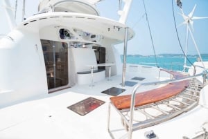 Phuket: Coral & Racha Islands dagstur med lyxkatamaran