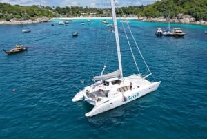 Phuket: Coral & Racha Islands dagstur med lyxkatamaran
