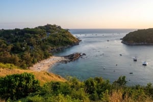 Phuket: Coral & Racha Islands dagstur med lyxkatamaran