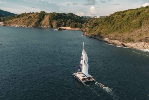 Phuket: Racha i Wyspa Koralowa - 1-dniowa wycieczka jachtem OMBRE Yacht