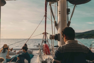 Phuket: Racha i Wyspa Koralowa - 1-dniowa wycieczka jachtem OMBRE Yacht