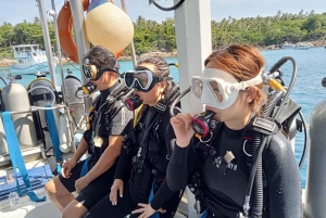 Phuket: Racha Yai 2-Fun Dives of snorkeltrip met transfer