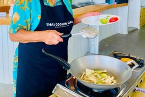 Phuket: Rawai Thai Cooking Class med lokal kok