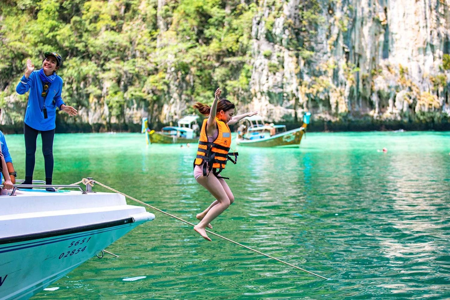 Phuket: Relaxed Phi Phi & Khai Islands Beach Snorkeling Tour