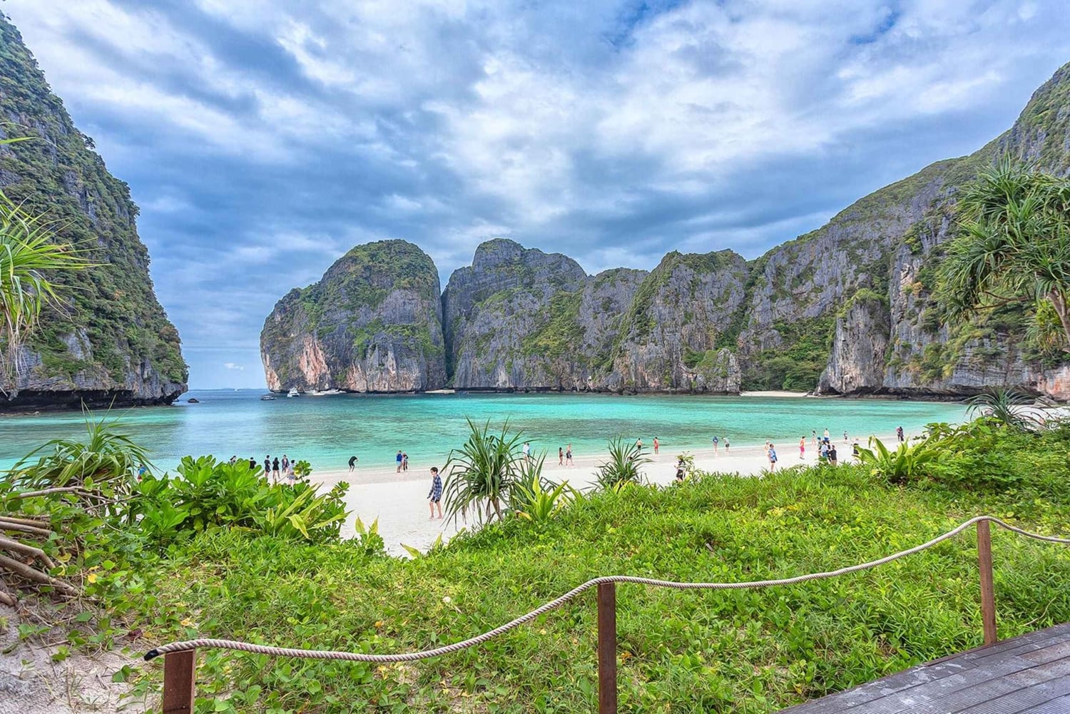 Phuket: Relaxed Phi Phi & Khai Islands Beach Snorkeling Tour