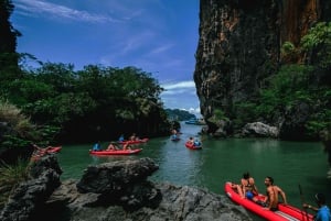 Phuket: Canoa di mare e plancton incandescente con un tour in catamarano veloce