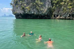 Phuket: Canoa di mare e plancton incandescente con un tour in catamarano veloce