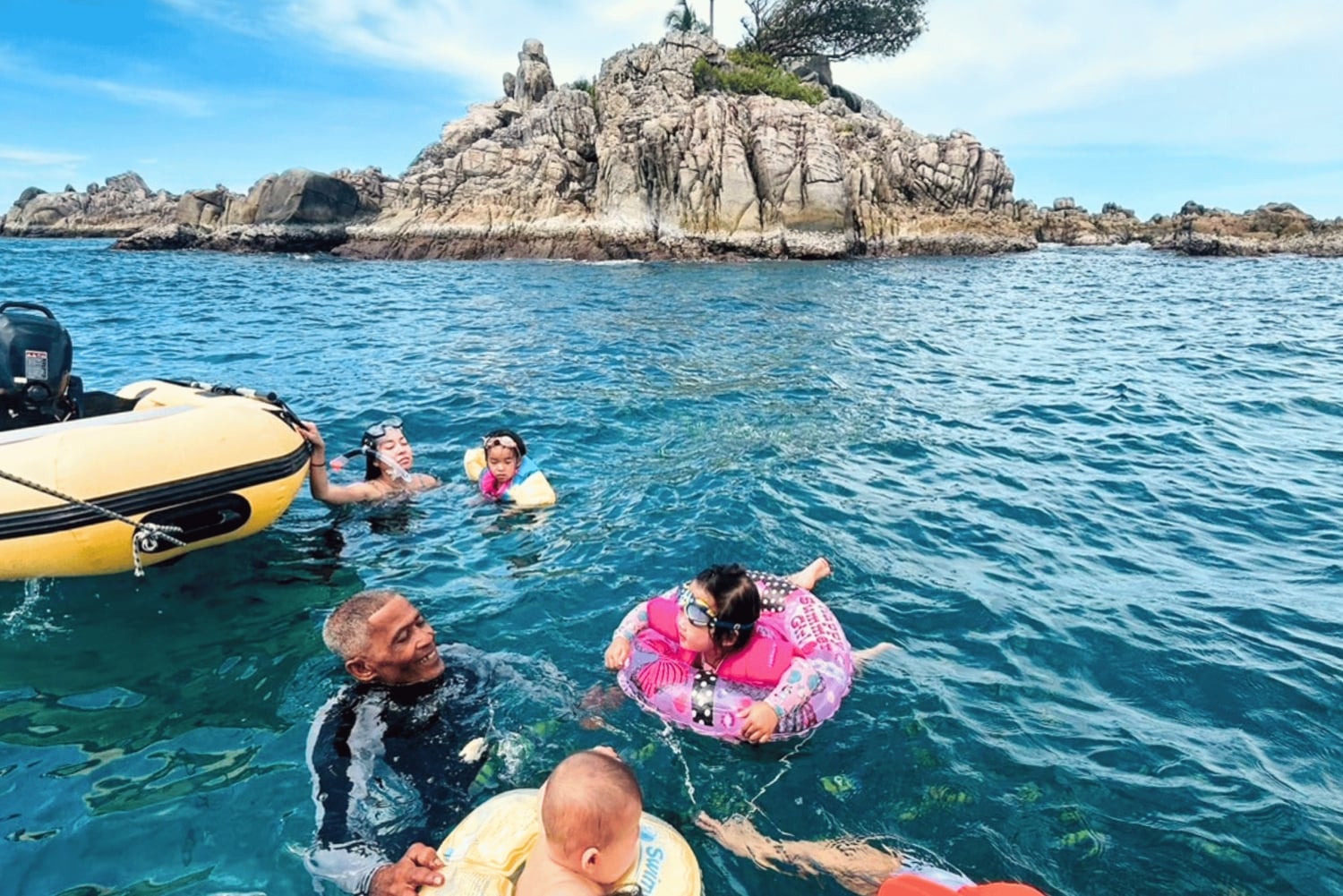 プーケットプライベートセイルツアーで秘密のサンゴ礁発見