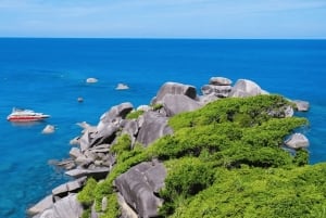 プーケット：スピードボートでシミラン島