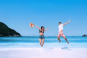 プーケット：スピードボートでシミラン島