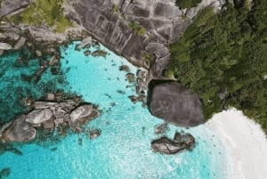 プーケット：スピードボートでシミラン島