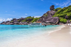 Phuket: Dagstur med hurtigbåt til Similan-øyene med lunsj