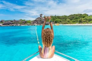 Phuket: Tour di un giorno delle Isole Similan in motoscafo con pranzo