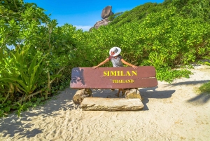Phuket: Excursión de un día a las Islas Similan en lancha rápida con almuerzo